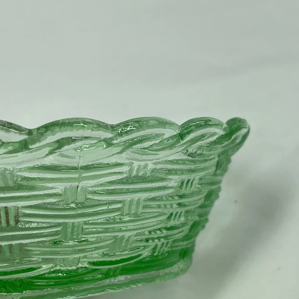 VTG LG Wright Green Glass Hen on Nest Split Tail Turned Head 6.5 Candy Dish
